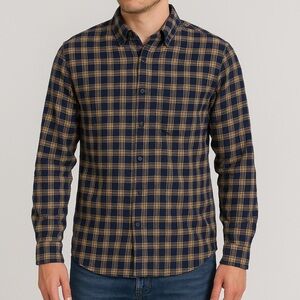 Uniqlo brand navy blue and cream flannel plaid print button up SZ L Fall/winter